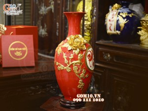 Bảo bình chữ Phúc đắp nổi dát vàng, nền đỏ, cao 42cm