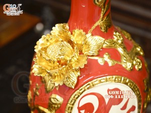 Bảo bình chữ Phúc đắp nổi dát vàng, nền đỏ, cao 42cm