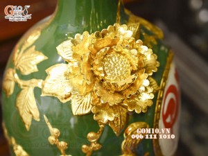 Bảo bình chữ Phúc đắp nổi dát vàng, nền xanh lục bảo, cao 30cm