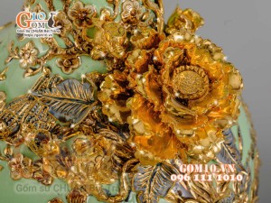 Bảo bình đắp nổi Công Đào vẽ vàng 24k, nền xanh ngọc - cao 65cm