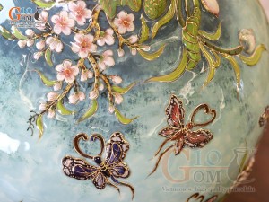 Bảo bình men loang xanh đắp nổi Trăm Hoa Hồ Điệp vẽ vàng 24k, cao 70cm