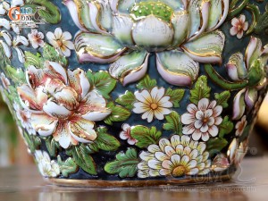 Bảo bình men loang xanh đắp nổi Trăm Hoa Hồ Điệp vẽ vàng 24k, cao 70cm