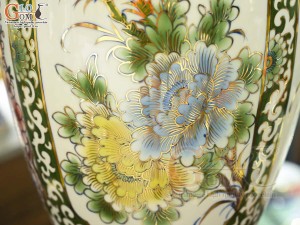 Bảo bình men màu bổ khung Tứ Cảnh Phú Quý vẽ vàng 24k, cao 60cm