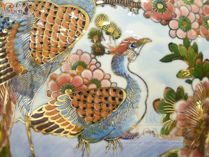 Bảo bình men màu cảnh Công Đào Phú Quý vẽ vàng 24k, cao 62cm