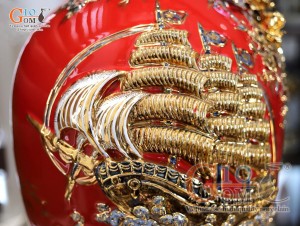 Bảo bình men màu đỏ đắp nổi Thuận Buồm Xuôi Gió vẽ vàng 24k, cao 85cm