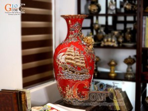 Bảo bình men màu đỏ đắp nổi Thuận Buồm Xuôi Gió vẽ vàng 24k, cao 85cm