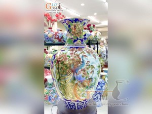 Bảo bình men màu họa tiết nhị cảnh Thuận Buồm Xuôi Gió và Công Đào vẽ vàng 24k, cao 62cm