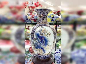 Bảo bình men màu họa tiết Tứ Cảnh vẽ vàng 24k, cao 62cm