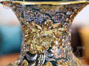 Bảo bình men màu xanh lục đắp nổi hoa dây vẽ vàng 24k, cao 70cm