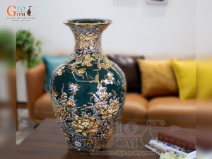 Bảo bình men màu xanh lục đắp nổi hoa dây vẽ vàng 24k, cao 70cm