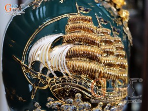 Bảo bình men màu xanh lục đắp nổi Thuận Buồm Xuôi Gió vẽ vàng 24k, cao 85cm