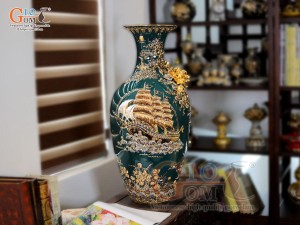 Bảo bình men màu xanh lục đắp nổi Thuận Buồm Xuôi Gió vẽ vàng 24k, cao 85cm