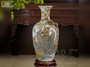 Bảo bình men rạn cổ đắp nổi Công Đào Phú Quý kềnh đuôi, cao 90cm