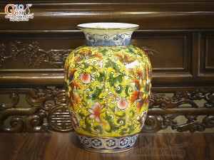 Bảo bình phong thủy men màu cảnh hoa dây vẽ vàng 24k, cao 36cm