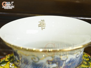 Bảo bình phong thủy men màu cảnh hoa dây vẽ vàng 24k, cao 36cm