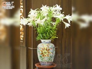 Bảo bình phong thủy men màu cảnh hoa dây vẽ vàng 24k nền xanh, cao 36cm