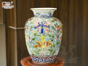 Bảo bình phong thủy men màu cảnh hoa dây vẽ vàng 24k nền xanh, cao 36cm