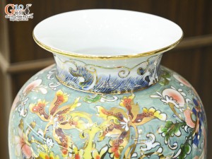 Bảo bình phong thủy men màu cảnh hoa dây vẽ vàng 24k nền xanh, cao 36cm