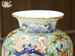 Bảo bình phong thủy men màu cảnh hoa dây vẽ vàng 24k nền xanh, cao 36cm