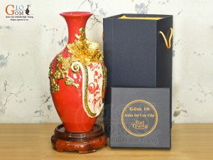 Bảo bình tài lộc Vinh Hoa Phú Quý đắp nổi dát vàng 24k nền đỏ, cao 30cm