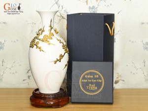 Bảo bình tài lộc Vinh Hoa Phú Quý đắp nổi dát vàng 24k, nền trắng cao 30cm