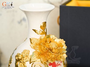 Bảo bình tài lộc Vinh Hoa Phú Quý đắp nổi dát vàng 24k, nền trắng cao 30cm