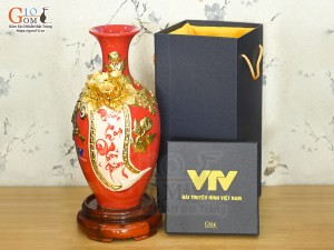 Bảo bình tài lộc Vinh Hoa Phú Quý đắp nổi dát vàng, nền đỏ in logo VTV, cao 30cm