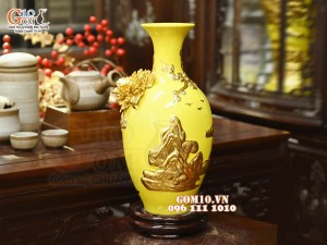 Bảo bình Thuận Buồm Xuôi Gió đắp nổi dát vàng, nền vàng, cao 42cm