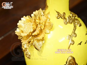 Bảo bình Thuận Buồm Xuôi Gió đắp nổi dát vàng, nền vàng, cao 42cm