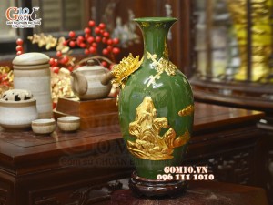 Bảo bình Thuận Buồm Xuôi Gió đắp nổi dát vàng, nền xanh lục bảo, cao 42cm