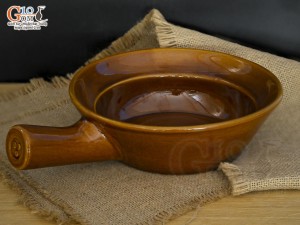 Bát chuôi men hoàng thổ, đường kính 20cm