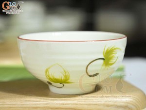 Bát cơm men kem vẽ Bồ Công Anh