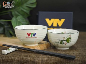 Bát cơm men kem vẽ đài Sen, in logo VTV