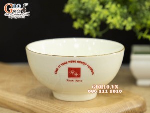Bát cơm men kem họa tiết cỏ may mắn in logo