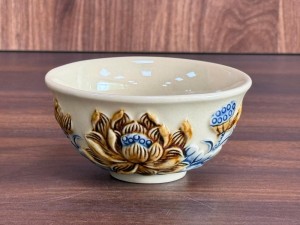 Bát cơm thờ men hoàng tộc đắp nổi hoa sen