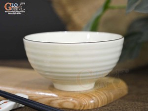 Bát cơm vân sóng men kem vẽ hoa Đào đỏ