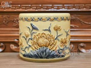 Bát hương men hoàng tộc đắp nổi Sen Cát Tường viền hoa, đường kính 20cm