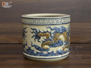 Bát hương men hoàng tộc đắp nổi Rồng Phúc Mãn, đường kính 20cm