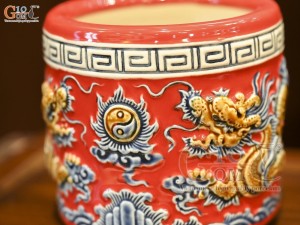 Bát hương men màu đắp nổi Rồng Như Ý nền đỏ, đường kính 14cm