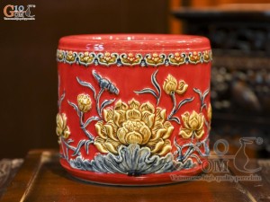 Bát hương men màu đắp nổi Sen Cát Tường viền hoa nền đỏ, đường kính 14cm