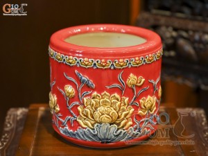 Bát hương men màu đắp nổi Sen Cát Tường viền hoa nền đỏ, đường kính 20cm