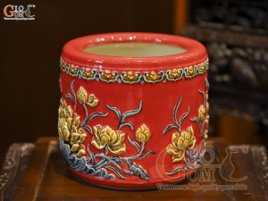 Bát hương men màu đắp nổi Sen Cát Tường viền hoa nền đỏ, đường kính 20cm