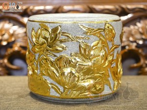 Bát hương men rạn đắp nổi hoa Sen Cát Tường dát vàng 24k, đường kính 20cm