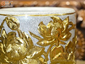 Bát hương men rạn đắp nổi hoa Sen Cát Tường dát vàng 24k, đường kính 20cm