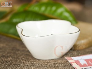 Bát gia vị hoa 4 cánh men kem vẽ hoa Đào hồng