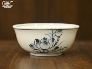 Bát mắm men chàm vẽ sen đen