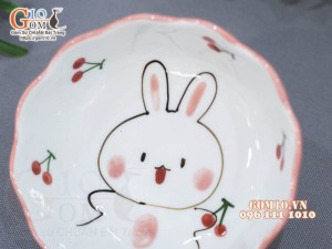 Bát miệng lượn men trắng vẽ thỏ chỉ hồng, đường kính 13cm