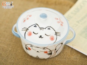 Bát nắp có tai men trắng vẽ Mèo Ú chỉ xanh, đường kính 10cm