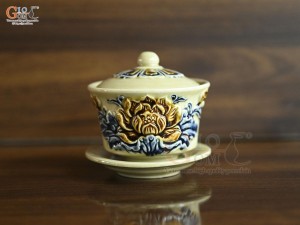 Bát sâm đắp nổi hoa sen men hoàng tộc, đường kính 8,5cm