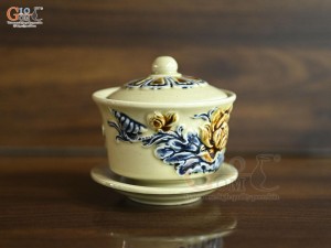 Bát sâm đắp nổi hoa sen men hoàng tộc, đường kính 8,5cm